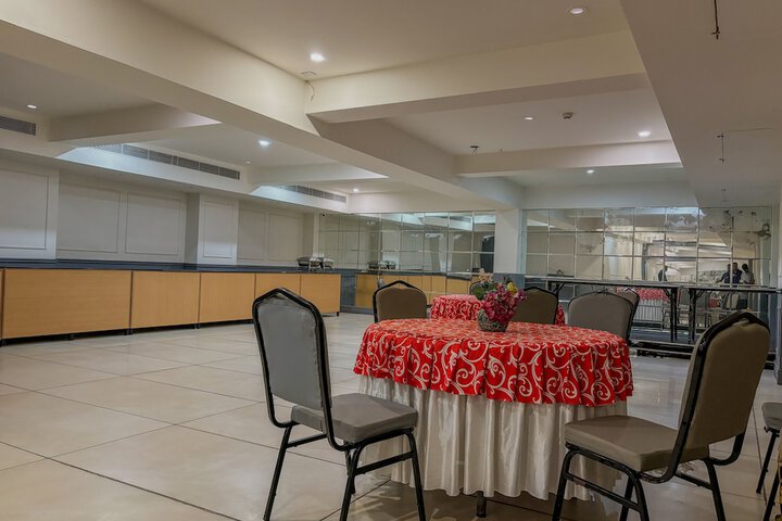 Ballroom/Hall 41 of 48