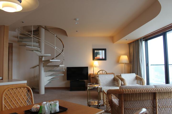 Room 27 of 71