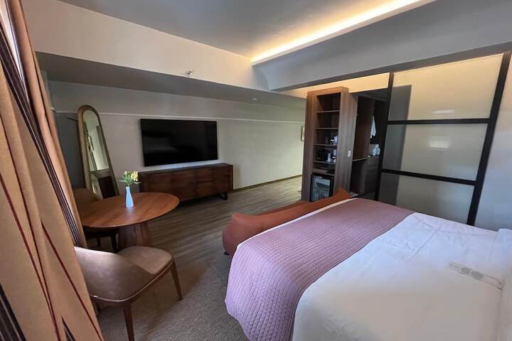 Room 28 of 100
