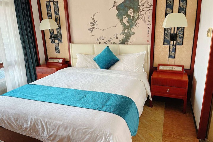Room 7 of 19