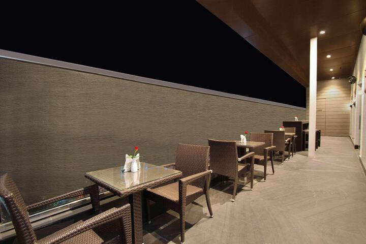 Lounge 11 of 152