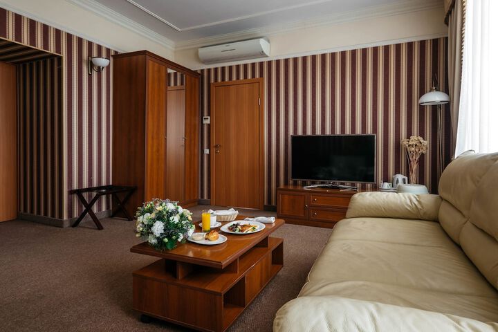 Room 23 of 64