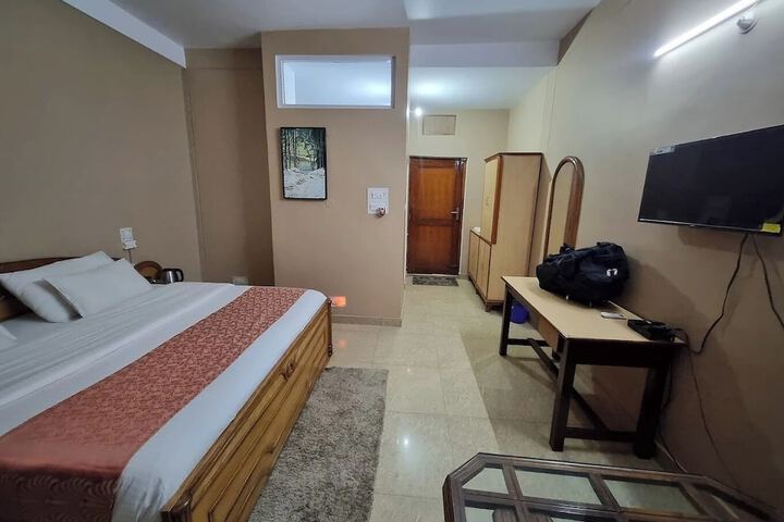 Room 8 of 14