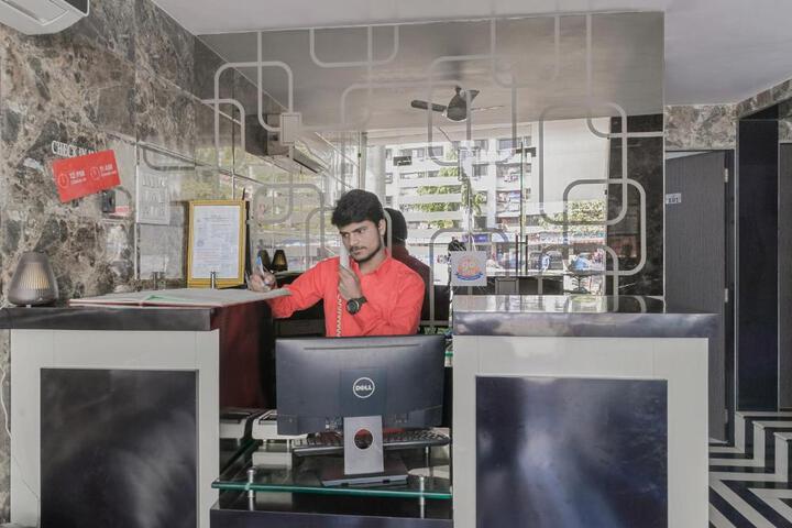 Hotel O by OYO Ak Palace Near Chhatrapati Shivaji International Airport