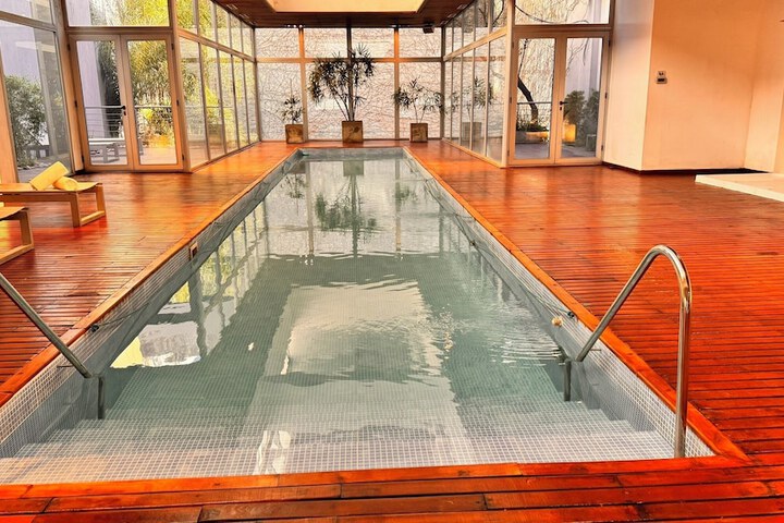 Pool 52 of 76
