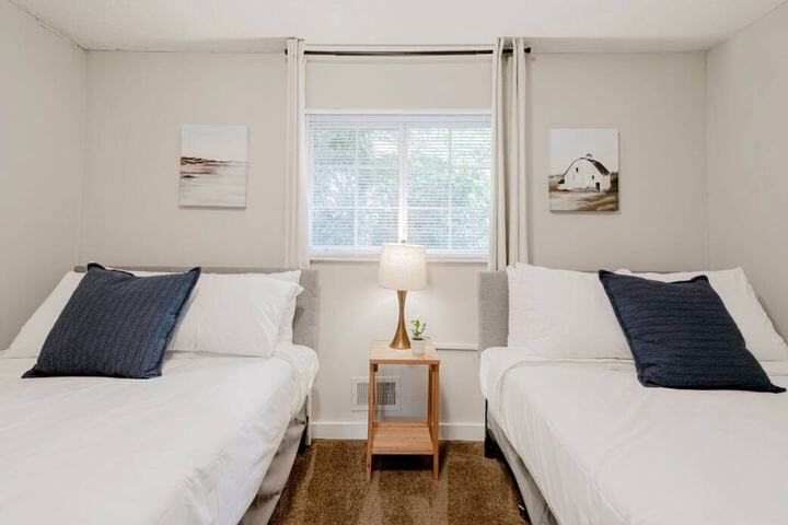 Room 5 of 32