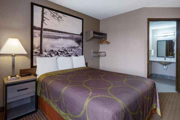 Room 16 of 35