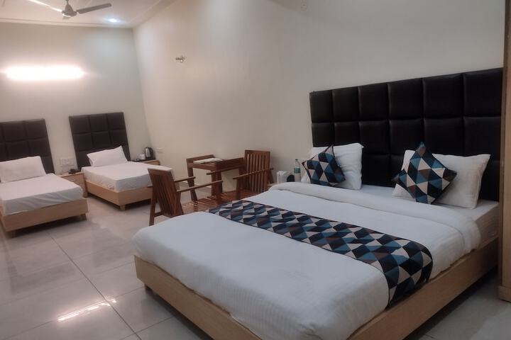 Room 8 of 42