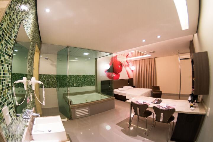 Room 30 of 42