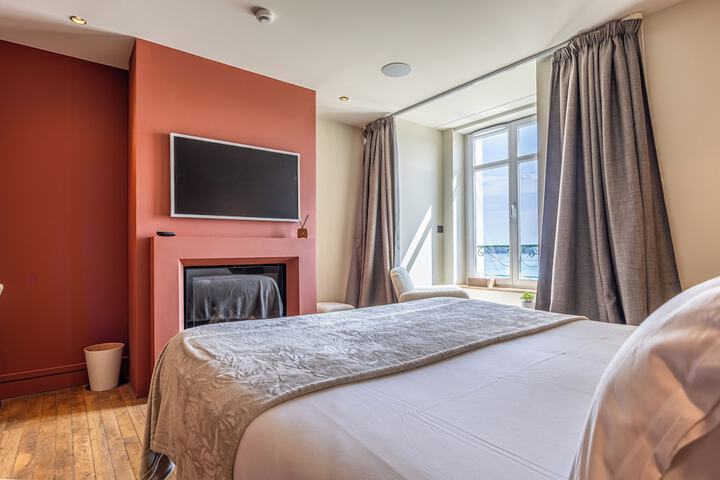 Room 32 of 117