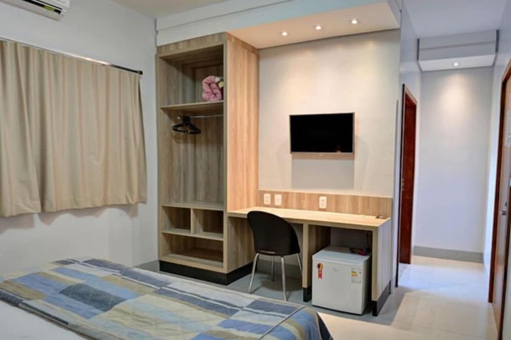 Room 9 of 21