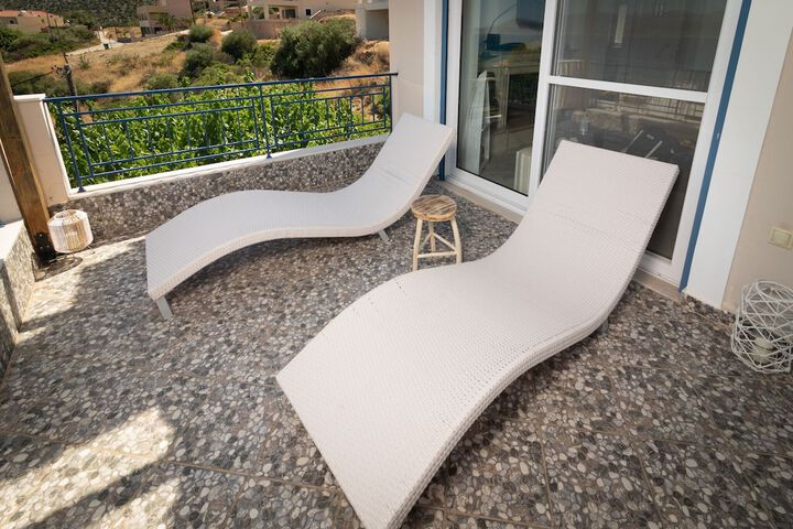 Sundeck 28 of 31