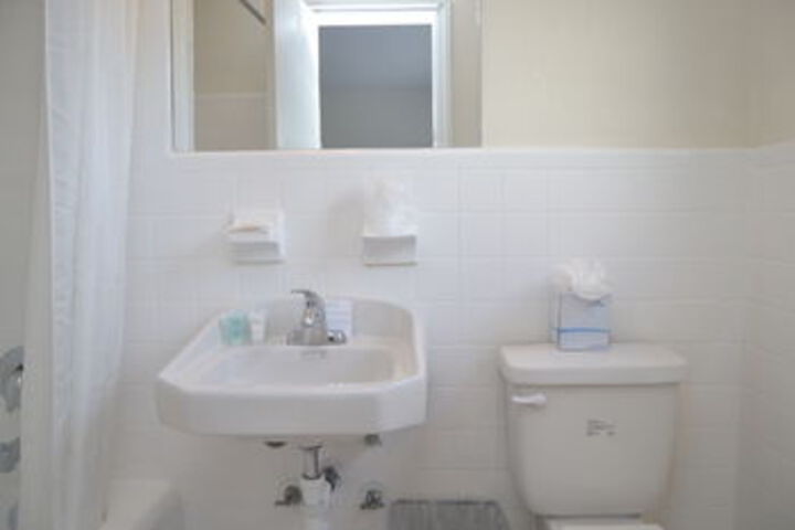 Room 3 of 32