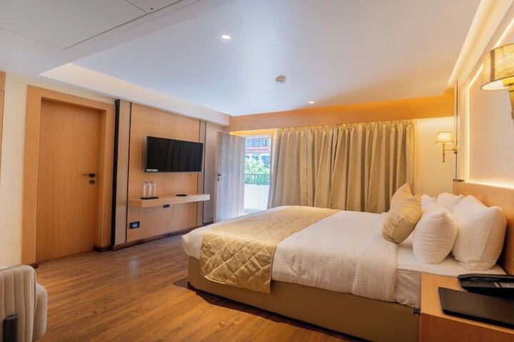 Room 7 of 61