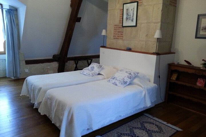 Room 5 of 36
