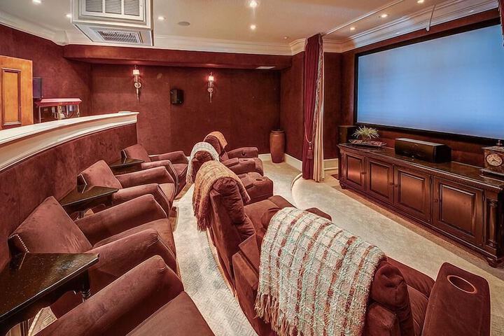 Entertainment 29 of 40