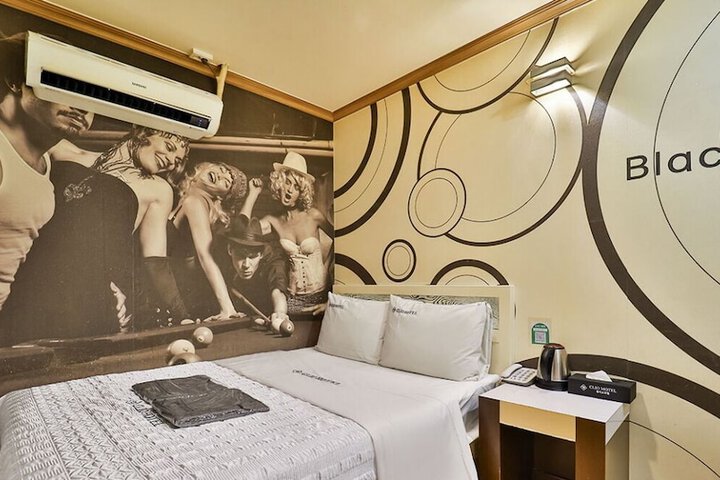 Room 19 of 21