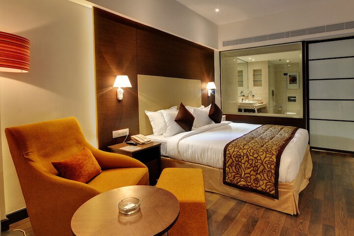 Room 10 of 52