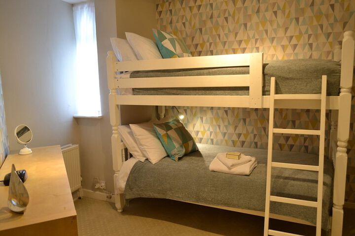 Room 13 of 38