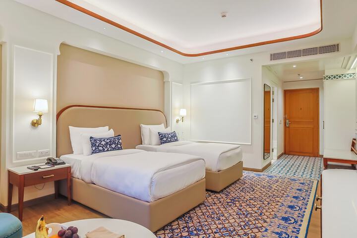 Room 47 of 170