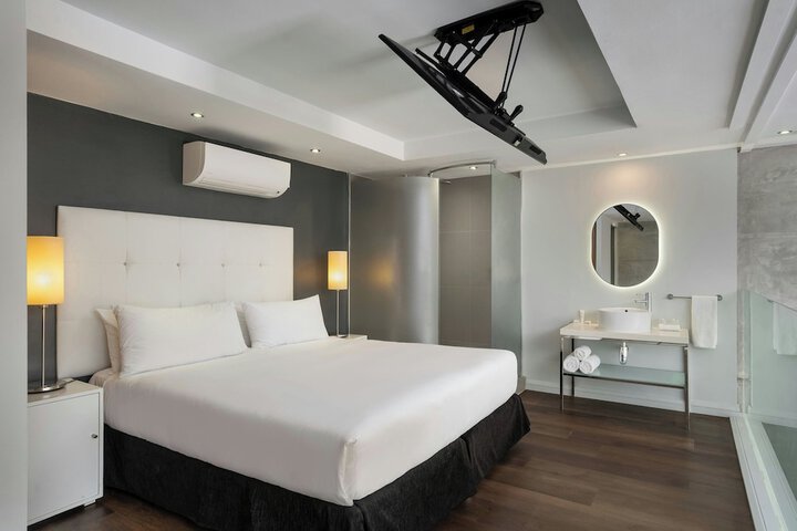 Room 16 of 89