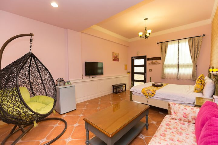 Room 4 of 40