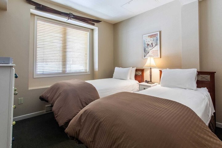 Room 7 of 24