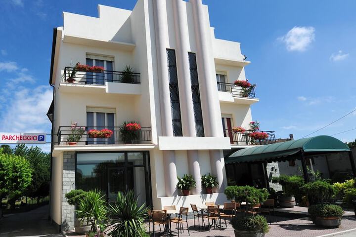 Hotel 42 of 42