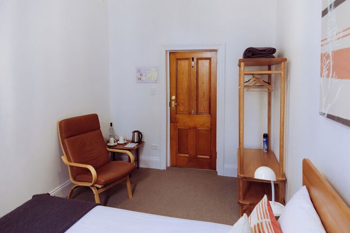 Room 3 of 28