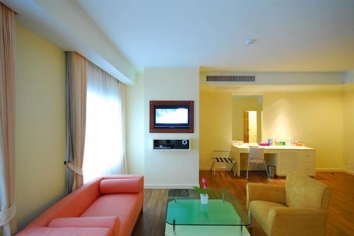 Room 52 of 84