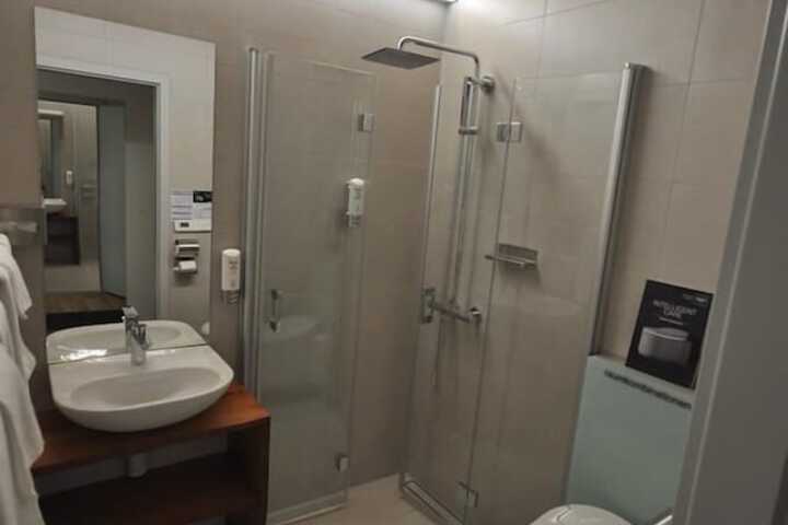 Room 95 of 111