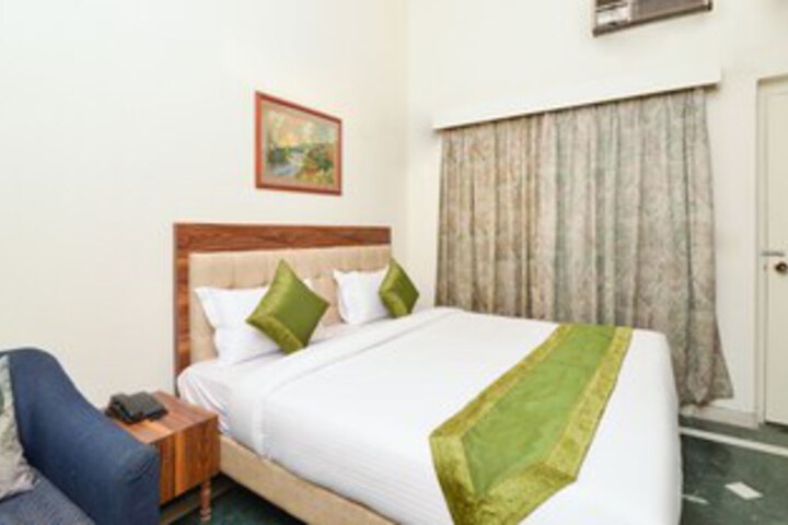Room 20 of 29