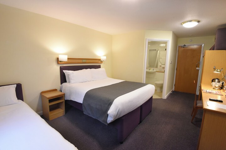 Room 4 of 24