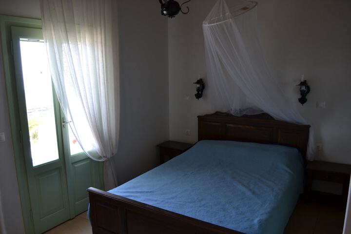 Room 4 of 25