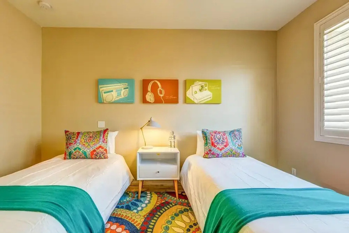 Room 5 of 23