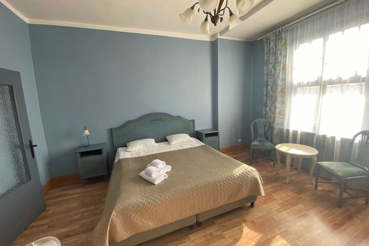 Room 151 of 272