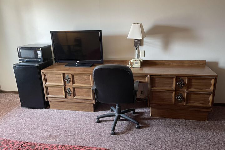 Room 3 of 10