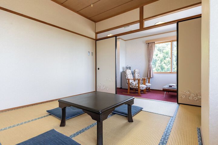 Room 15 of 96