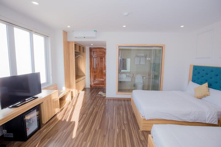 Room 8 of 13