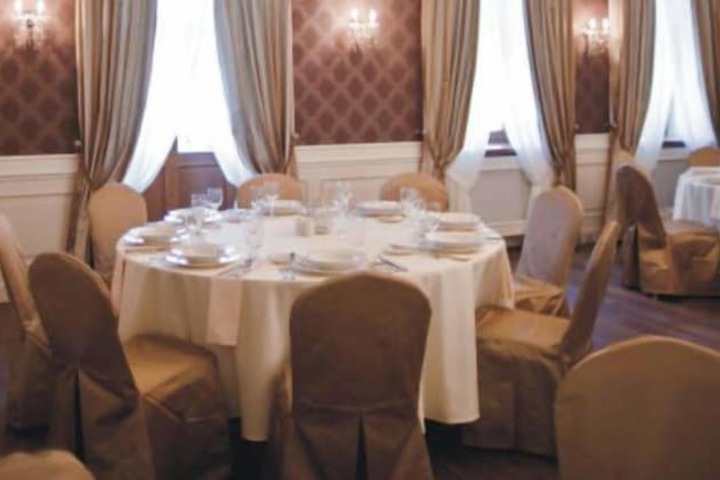 Dining 42 of 85