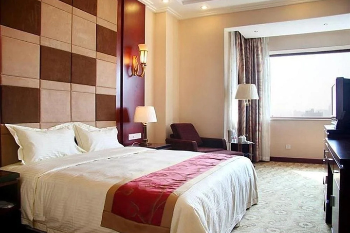 Room 3 of 17