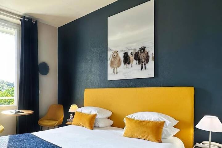 Room 9 of 43