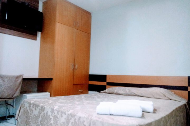 Room 6 of 37