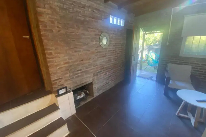 Room 7 of 12