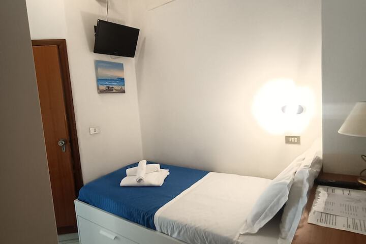 Room 7 of 31