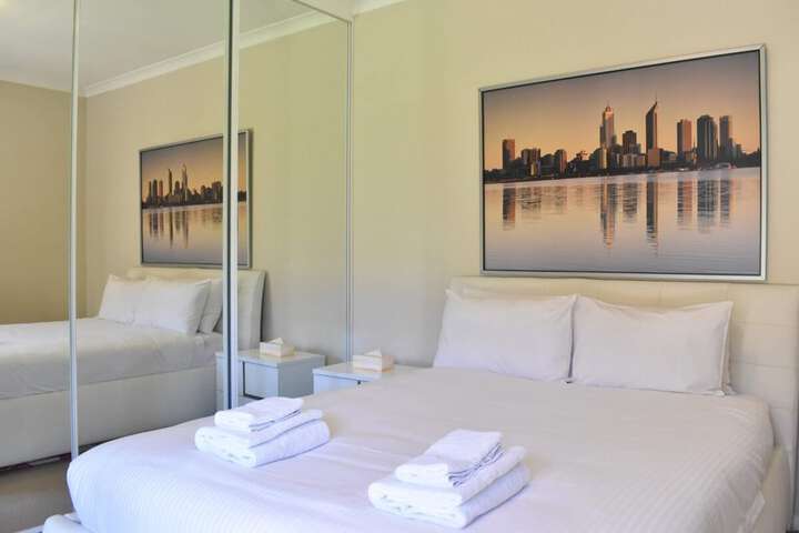 Room 3 of 48