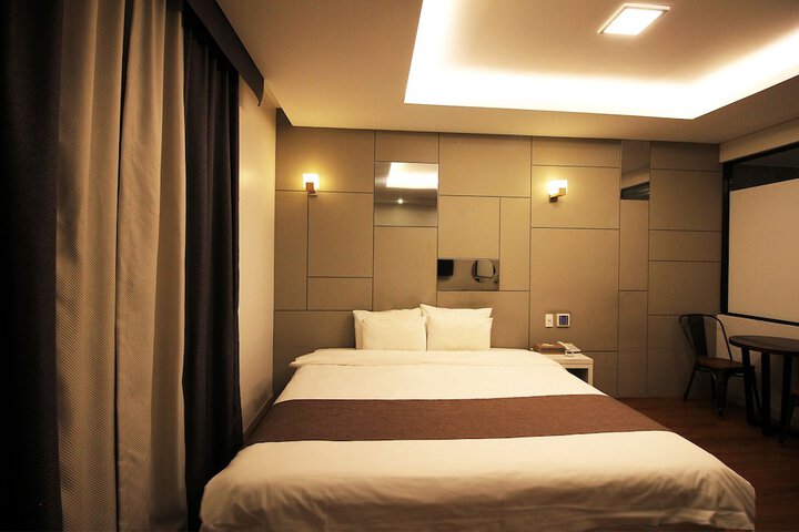 Room 22 of 74