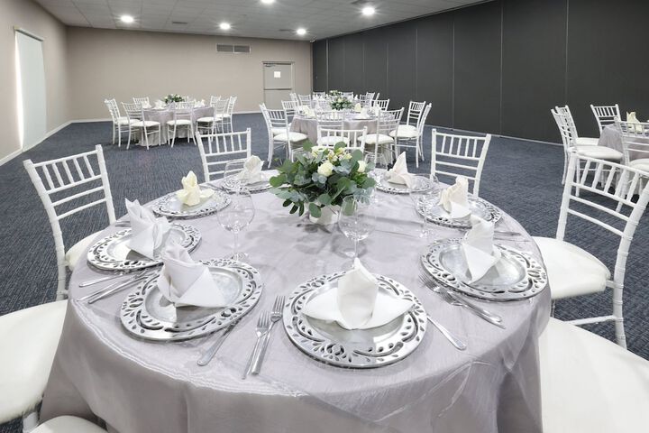Ballroom/Hall 38 of 46