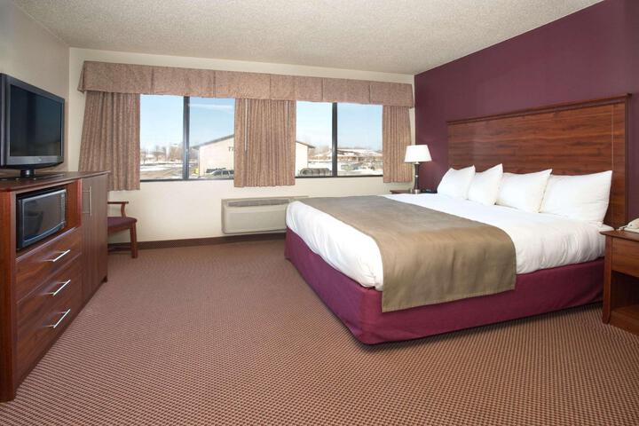 1 King Bed (13 of 25)