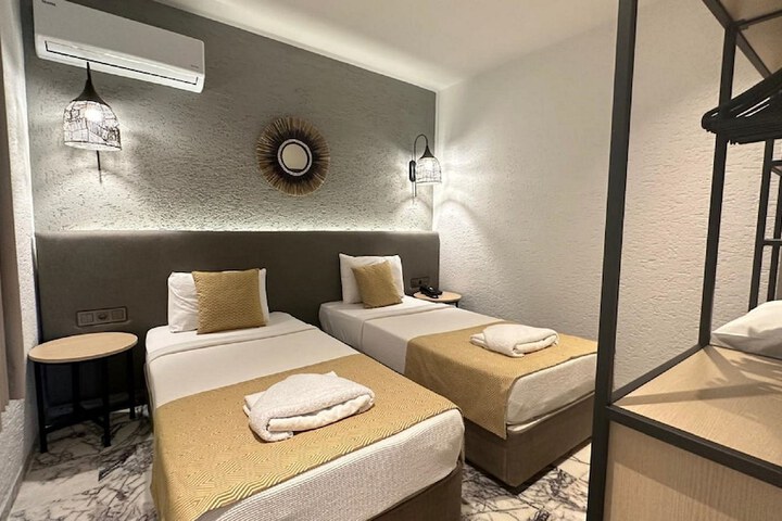 Room 26 of 73